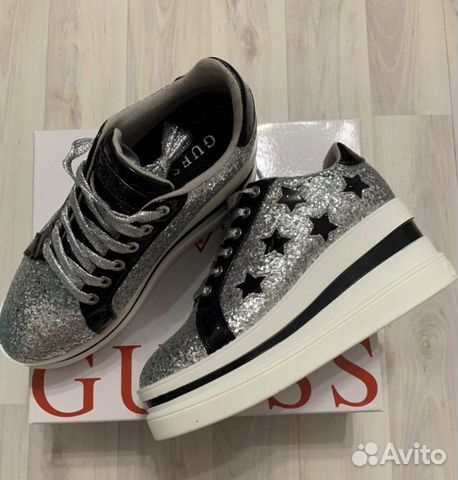 Сникеры на танкетке Guess