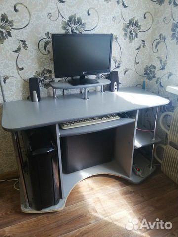 Компьютерный стол