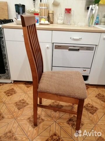 Стол и стулья