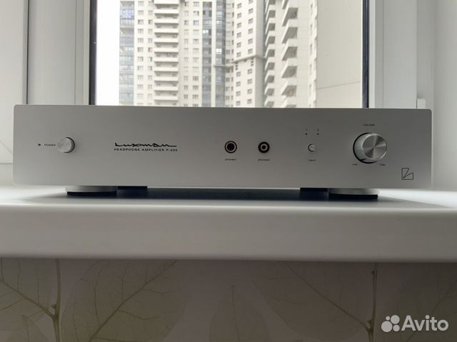 Luxman P-200, усилитель для наушников Luxman P-200, усилитель для наушников