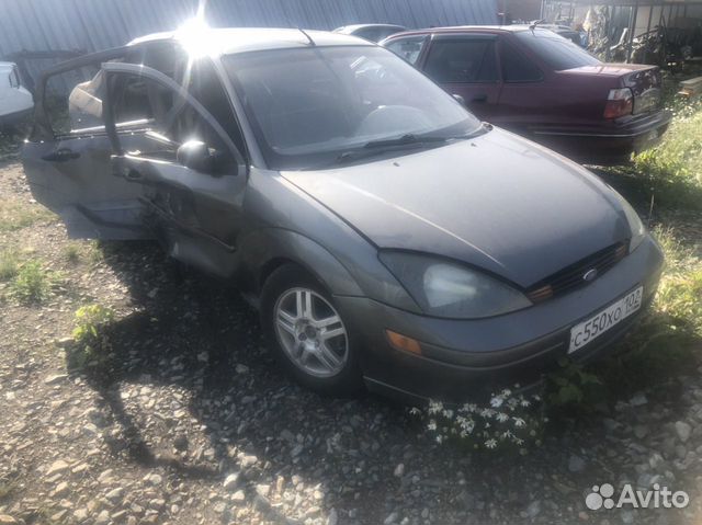 Ford Focus 1 хетчбек седан по частям