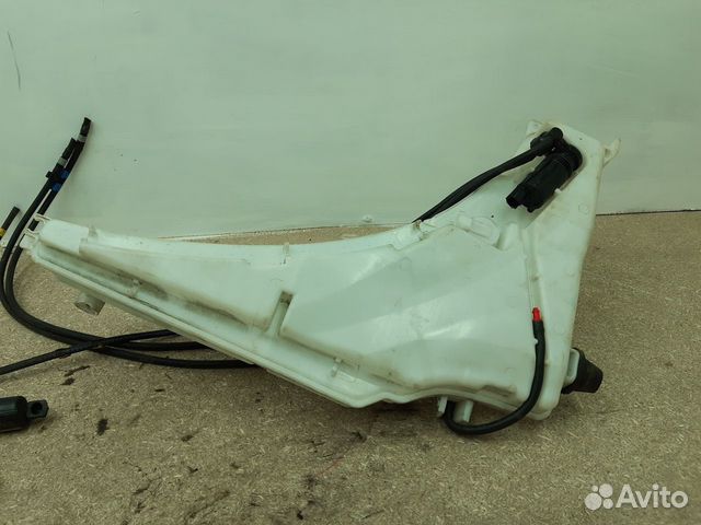 Бачек омывателя в сборе Rover Sport 2 L494 сост Бачек омывателя в сборе Rover Sport 2 L494 сост