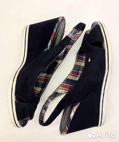 Босоножки на танкетке Tommy Б/У
