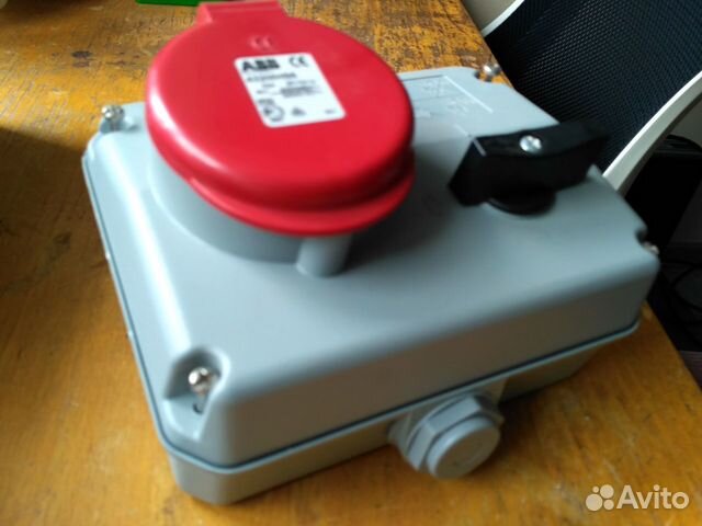 ABB трехфазная силовая розетка с выключателем