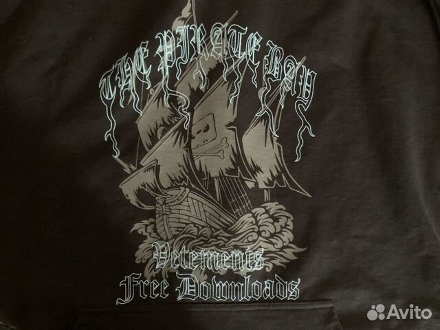 Худи vetements “The Pirate Bay”