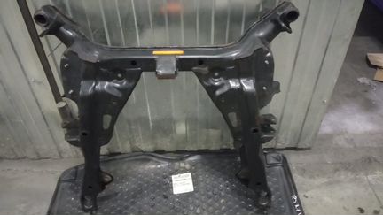 Подрамник передний BMW 5 E60 4WD