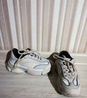 Кроссовки Zara