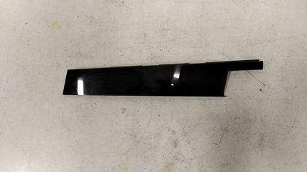 Накладка стойки двери передняя правая VW Tiguan 2