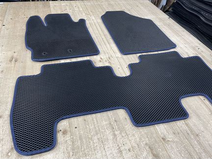 Автоковрики EVA для Toyota Yaris 2005-2012