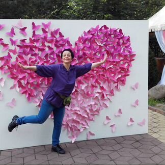 Стойка для пресс-волла в аренду. Фотозона пайетки