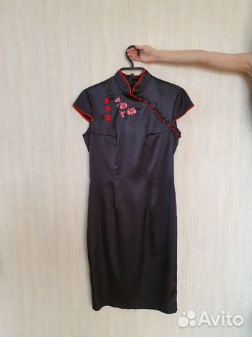 Платье-футляр черное в китайском стиле