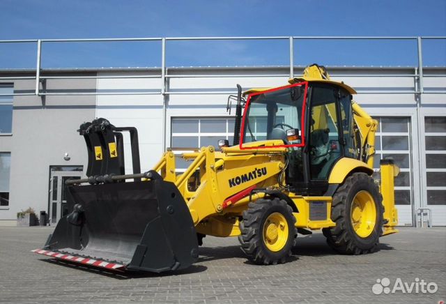 Лобовое стекло на коматцу WB97S-5