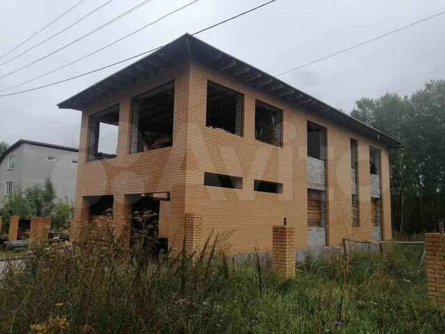 Коттедж 350 м² на участке 6 сот.