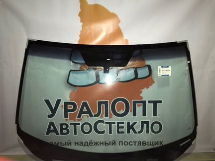 Лобовое стекло Nissan Sunny B15