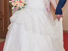 Свадебное платье со шлейфом и кружевом 44-46 (M) объявление продам
