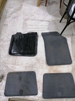 Автомобильные коврики резиновые