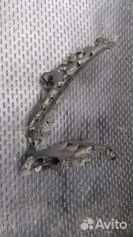 Кронштейн правой фары Audi A4 B8