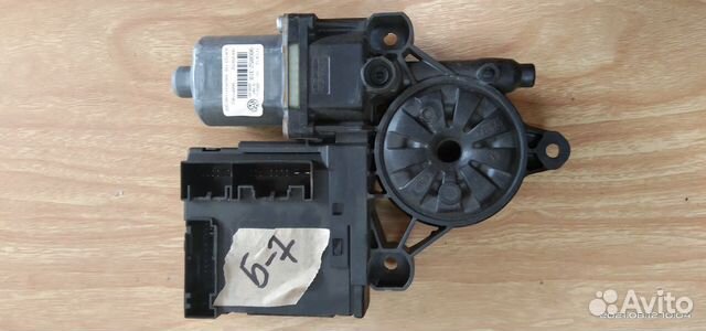 Моторчик стеклоочистителя задний Volkswagen Golf Plus