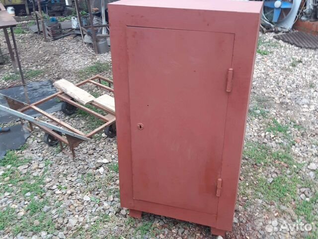 Сейф металлический