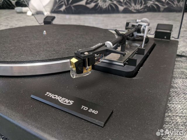Проигрыватель Thorens TD 240