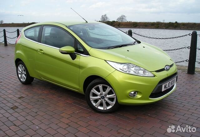 Стекло лобовое Форд Фиеста