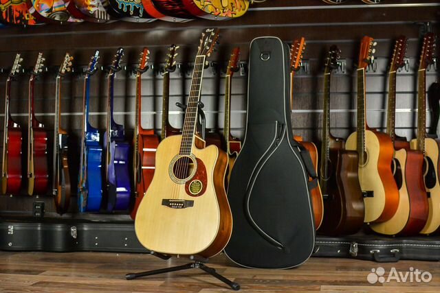 Электроакустическая гитара Cort + аксессуары