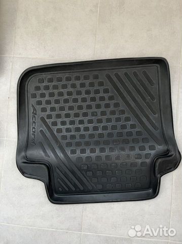 Задние Резиновые коврики Honda Accord IX