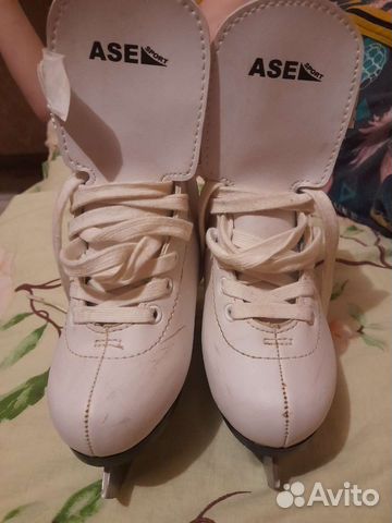 Коньки фигурные р.28