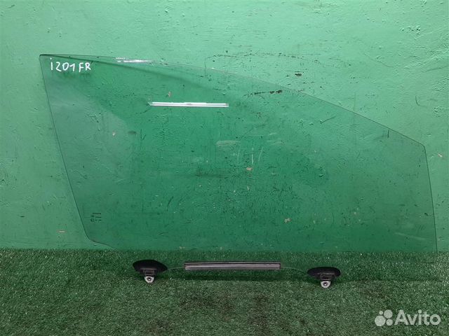 Стекло переднее правое Toyota Verso R2 2009