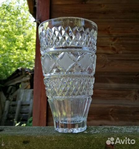 Хрустальные вазы и салатницы в ассортименте