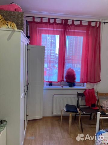 Красные занавесы IKEA