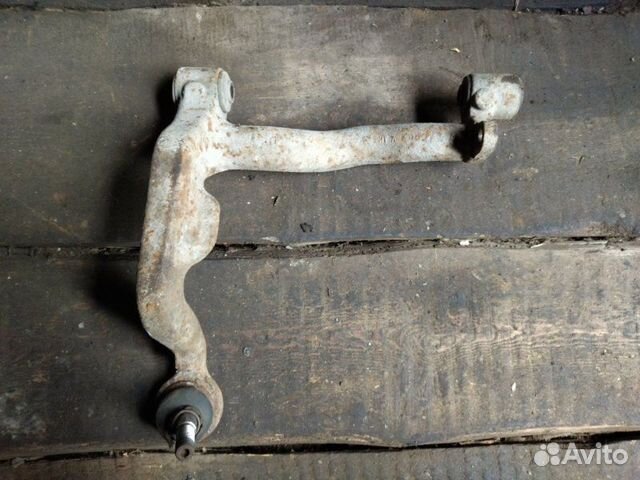 Рычаг передний верхний правый Volkswagen