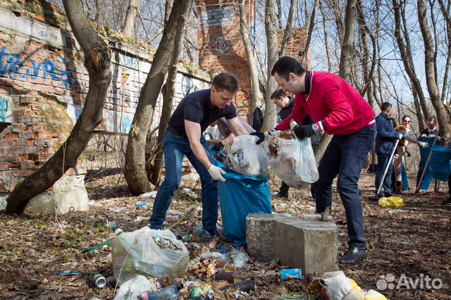 Разнорабочие феодосия. Уборка мусора. Уборка мусора в городе. Мусор в парке. Уборка мусора городская.