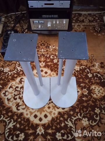 Стойки под акустику