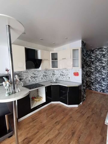 2-к. квартира, 86 м², 10/10 эт.