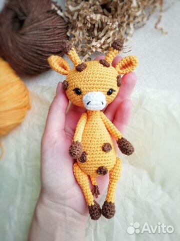Вязаная игрушка жирафик