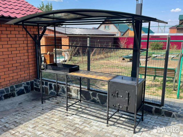 Мангал с крышей