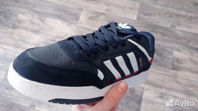 Кроссовки adidas