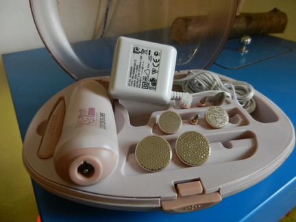 Маникюрно-педикюрный набор vitek VT-2204 PK б/у