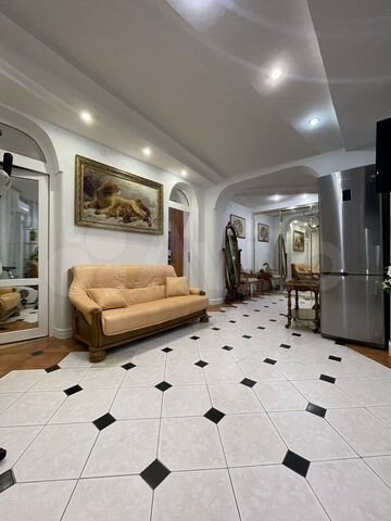 3-к. квартира, 90 м², 3/4 эт.