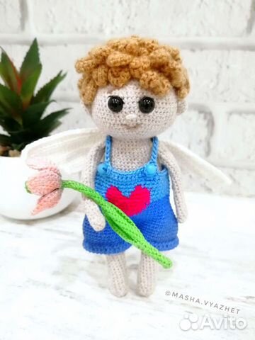Вязаная игрушка Амур