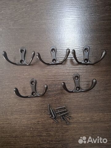 Крючок мебельный