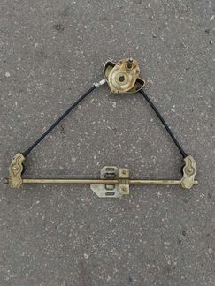 Передний левый стеклоподъемник на приору