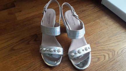 Босоножки 38 разм. Chester