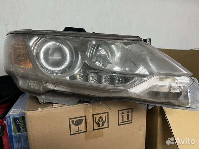 Фары оригинал Тойота камри