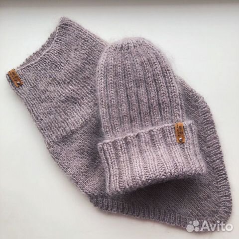 Вязаная шапочка из мохера и снуд-уголок