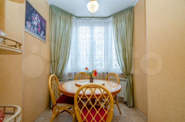 4-к. квартира, 143 м², 3/10 эт.