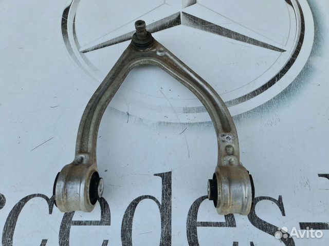 Передний верхний левый рычаг Mercedes W222