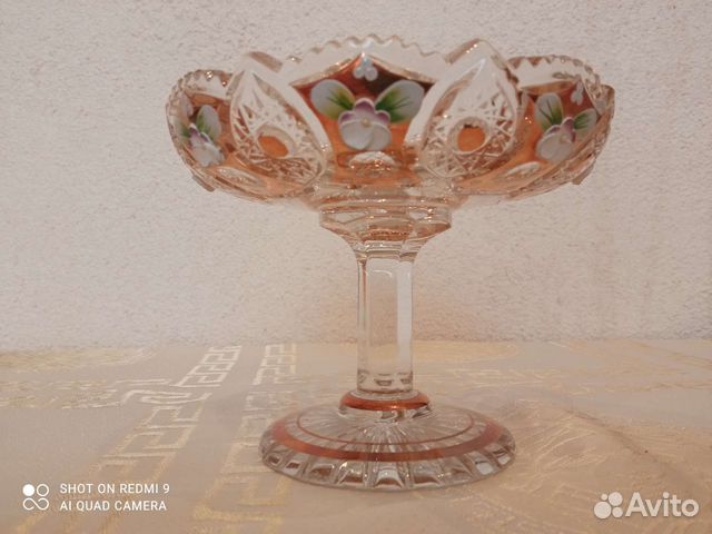 Маленькая хрустальная ваза
