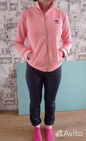 Новый спортивный костюм, размер 44-46